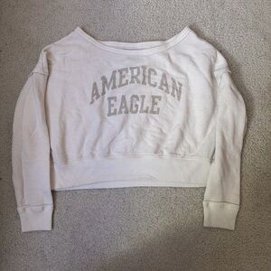 American Eagle Outfitters White Cropped Sweatshirt